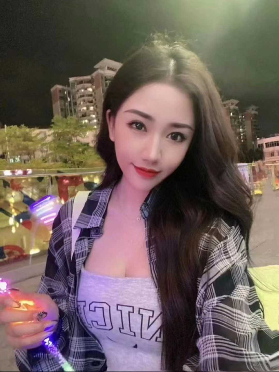 各方面都很不错的妹子