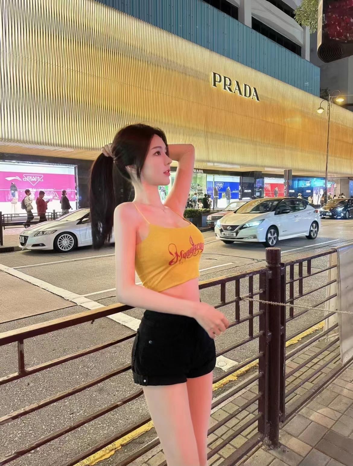 哈喽，我是倾城，皮肤白皙，风情万种，细腰漫画腿，服雾多多，完美配合。