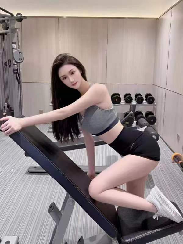 屁股尤其饱满，适合后入