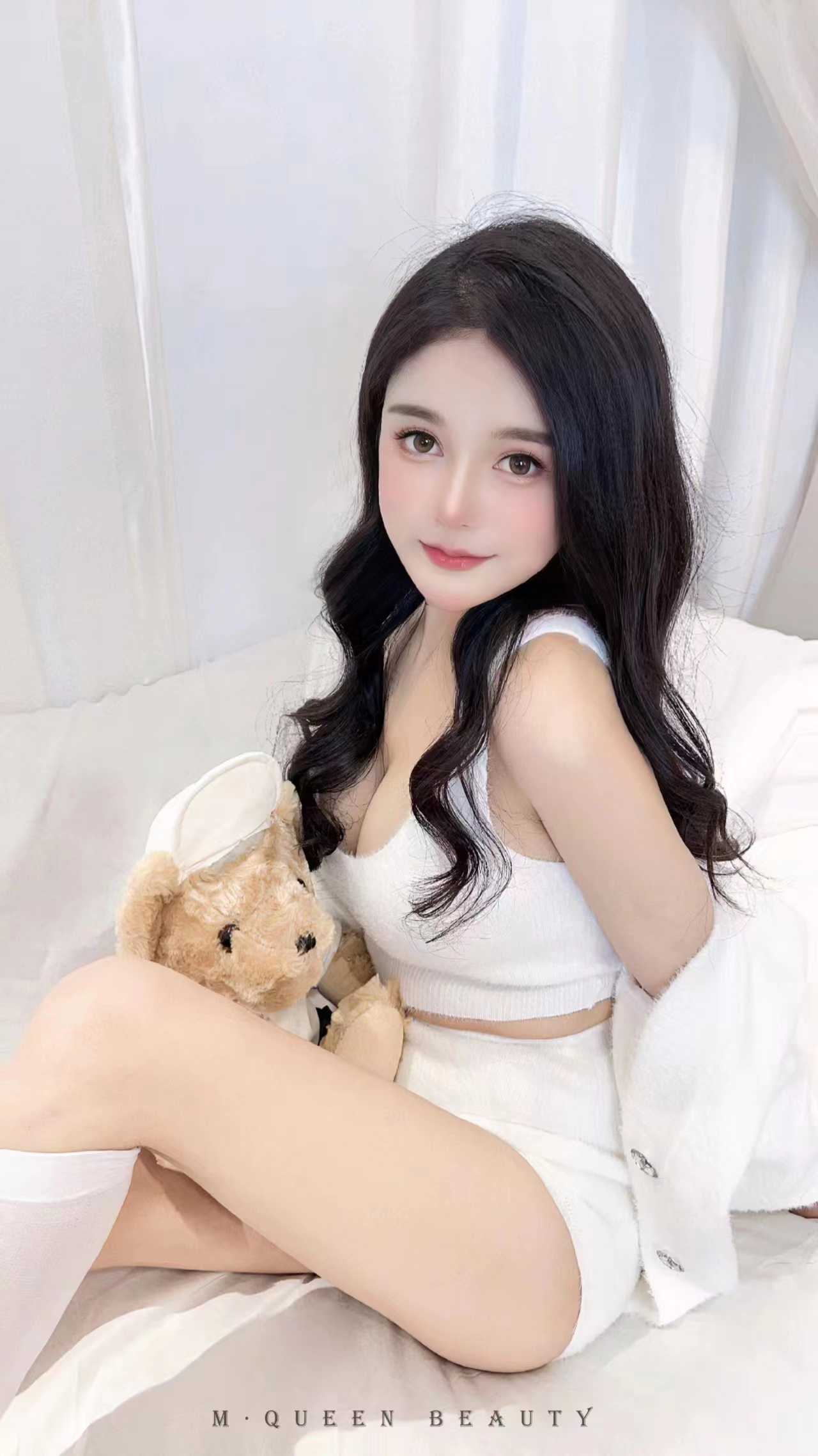 海珠区肤白貌美的小姐姐