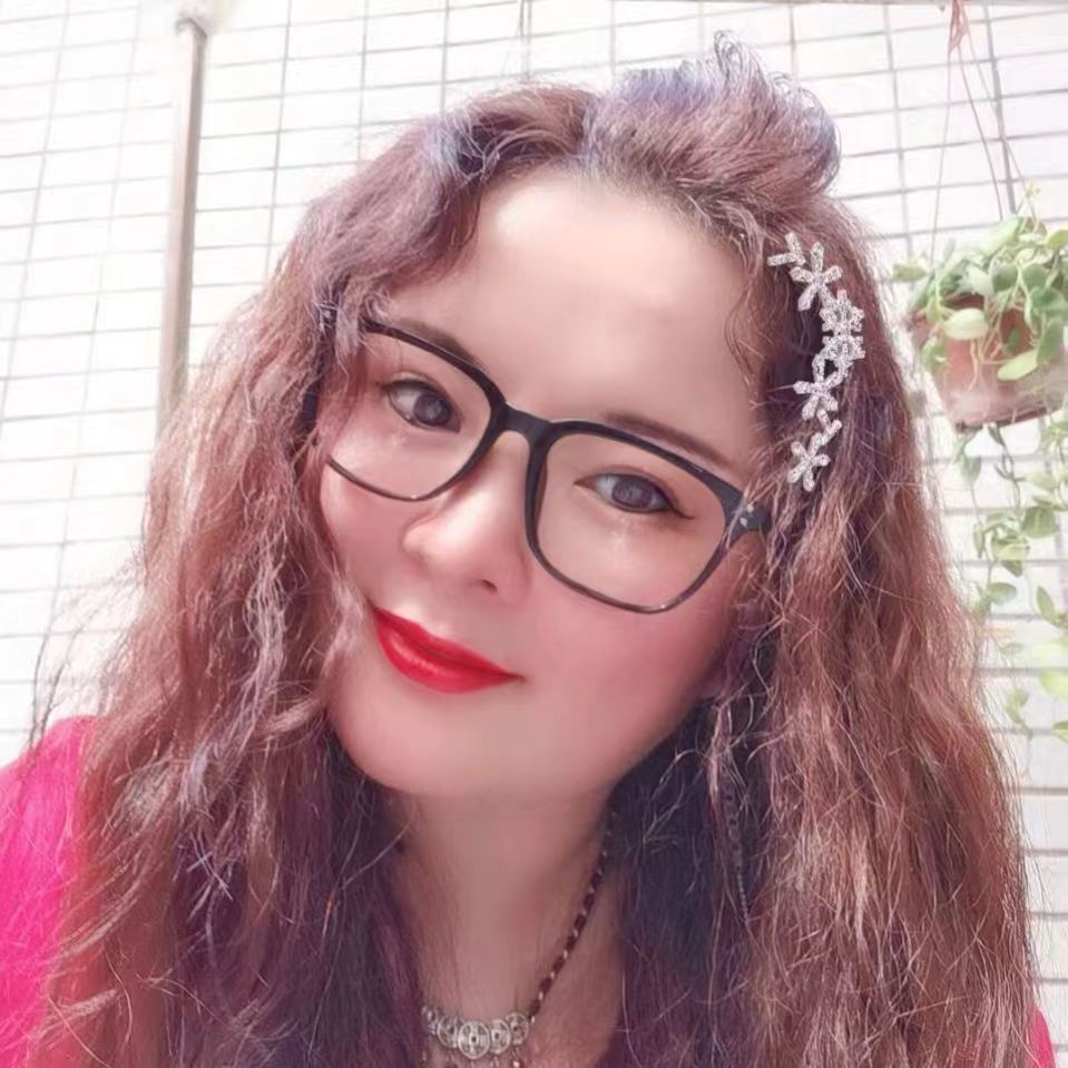 丰满大胸少妇一枚