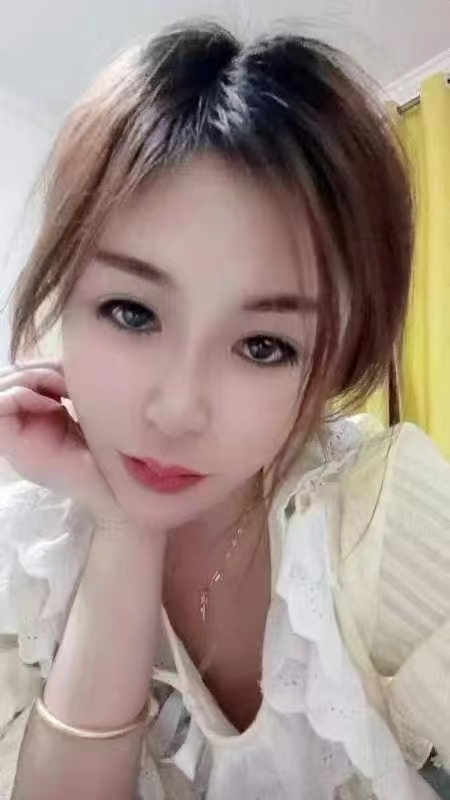 bb很sao，水分多，很润滑