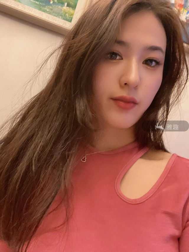 兼职妹妹，胸大臀翘