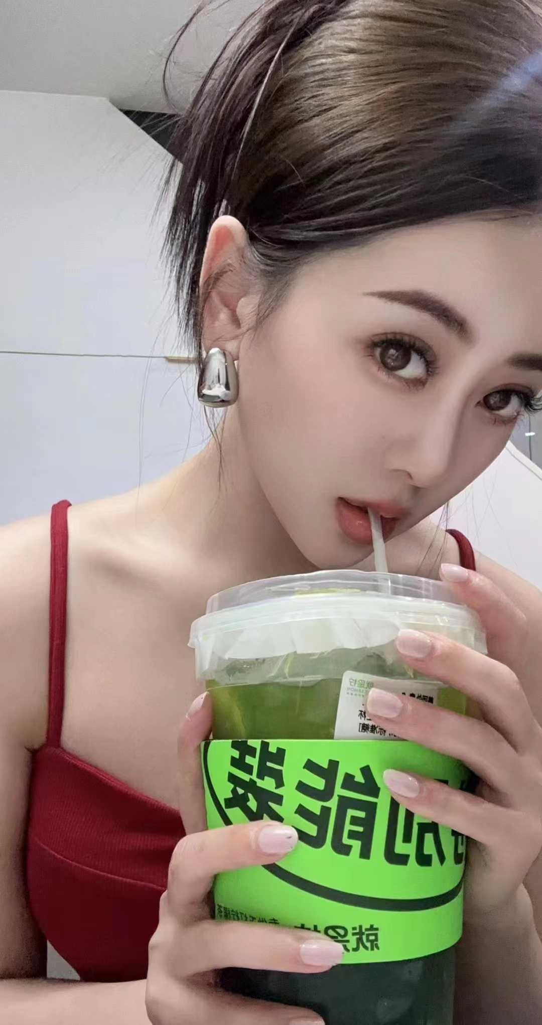 高端妹子，可陪游