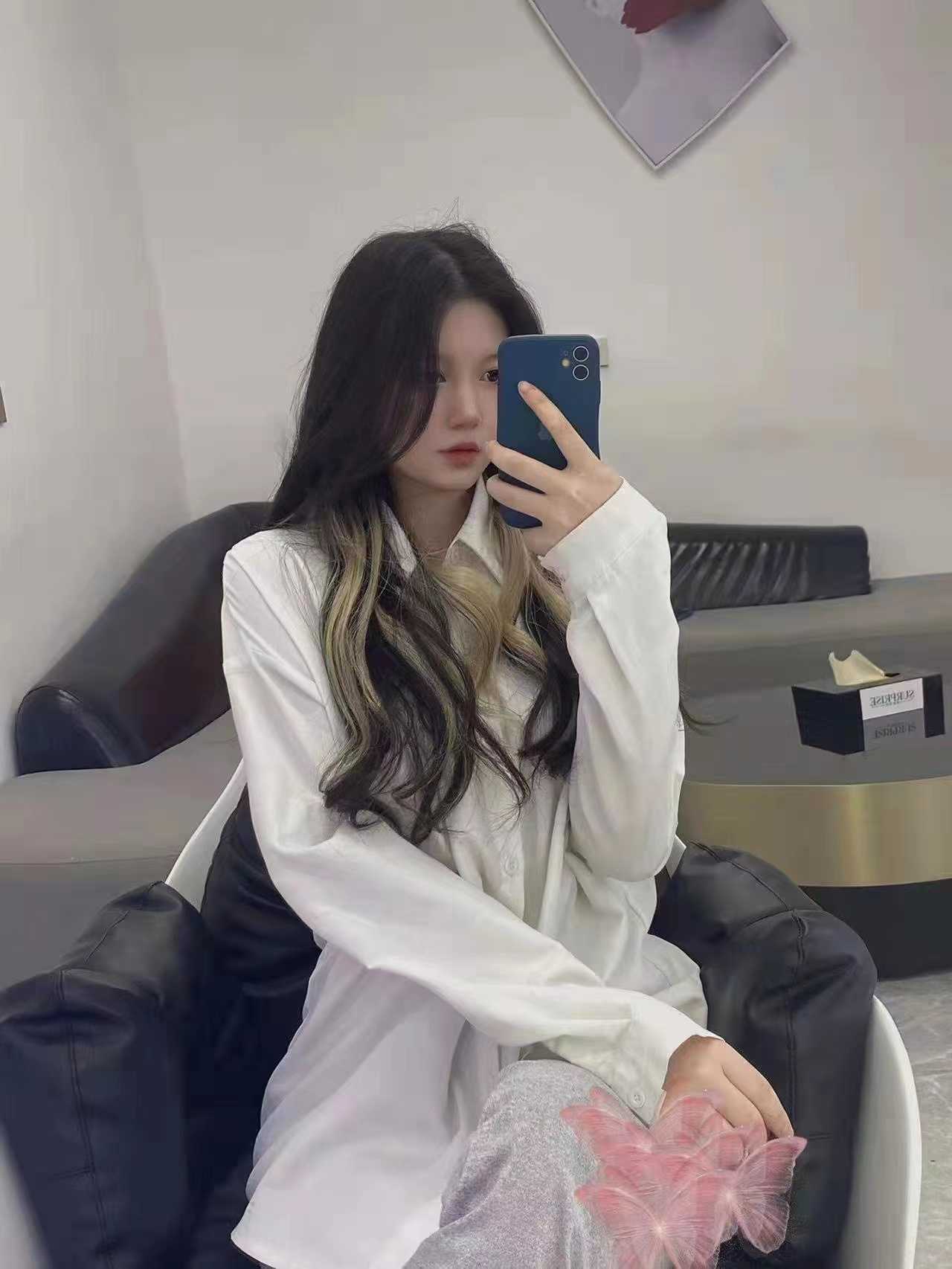 后入很有感觉，嫩妹子