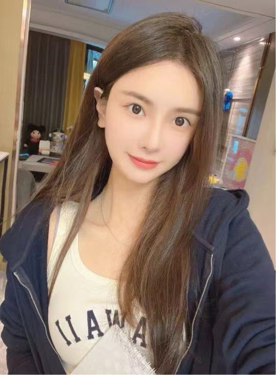 边干她还边说一些sao话