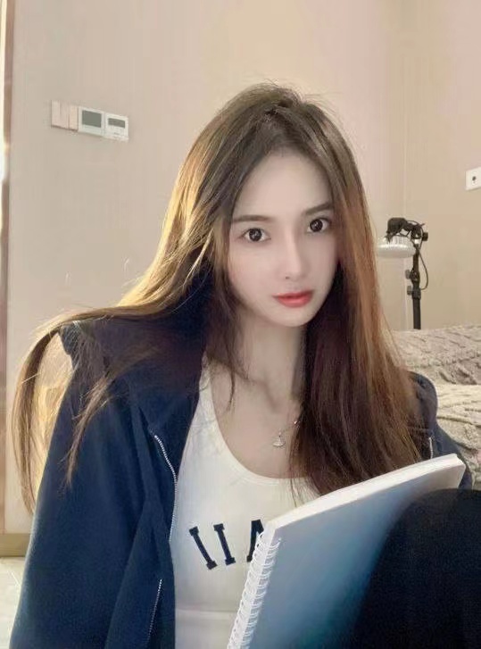 边干她还边说一些sao话