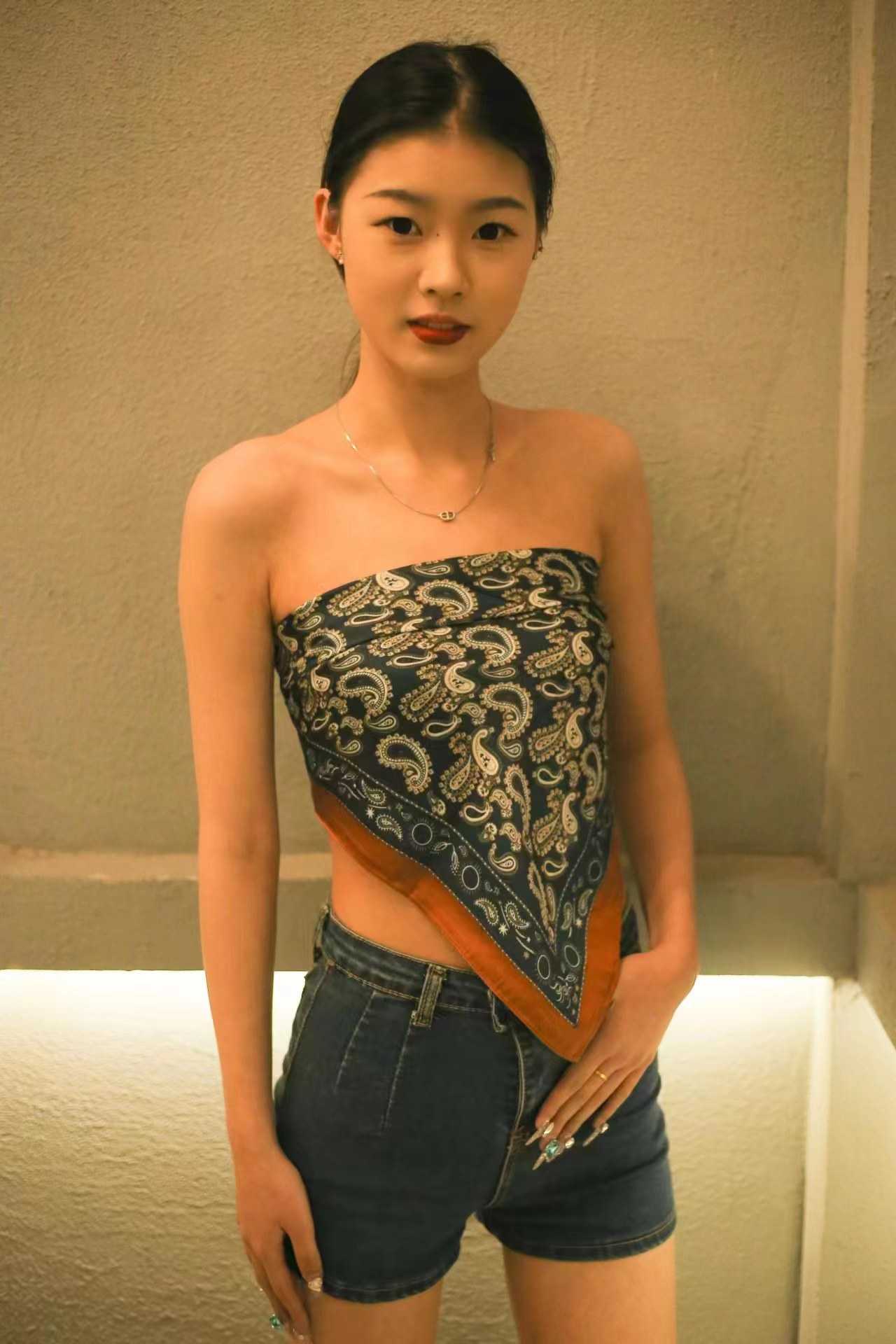 颜值很高的小姐姐，看到就忍不住了