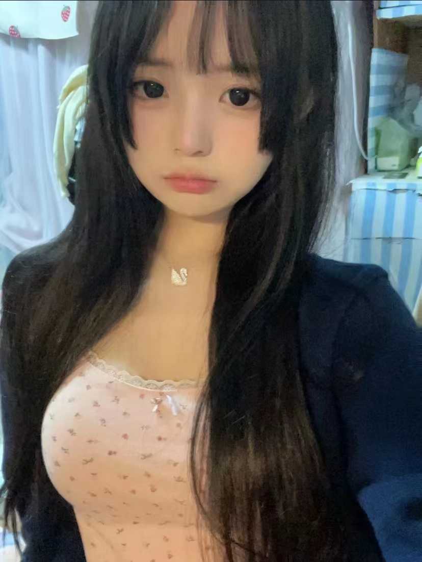 姿势啥的也挺配合，奶子也挺大