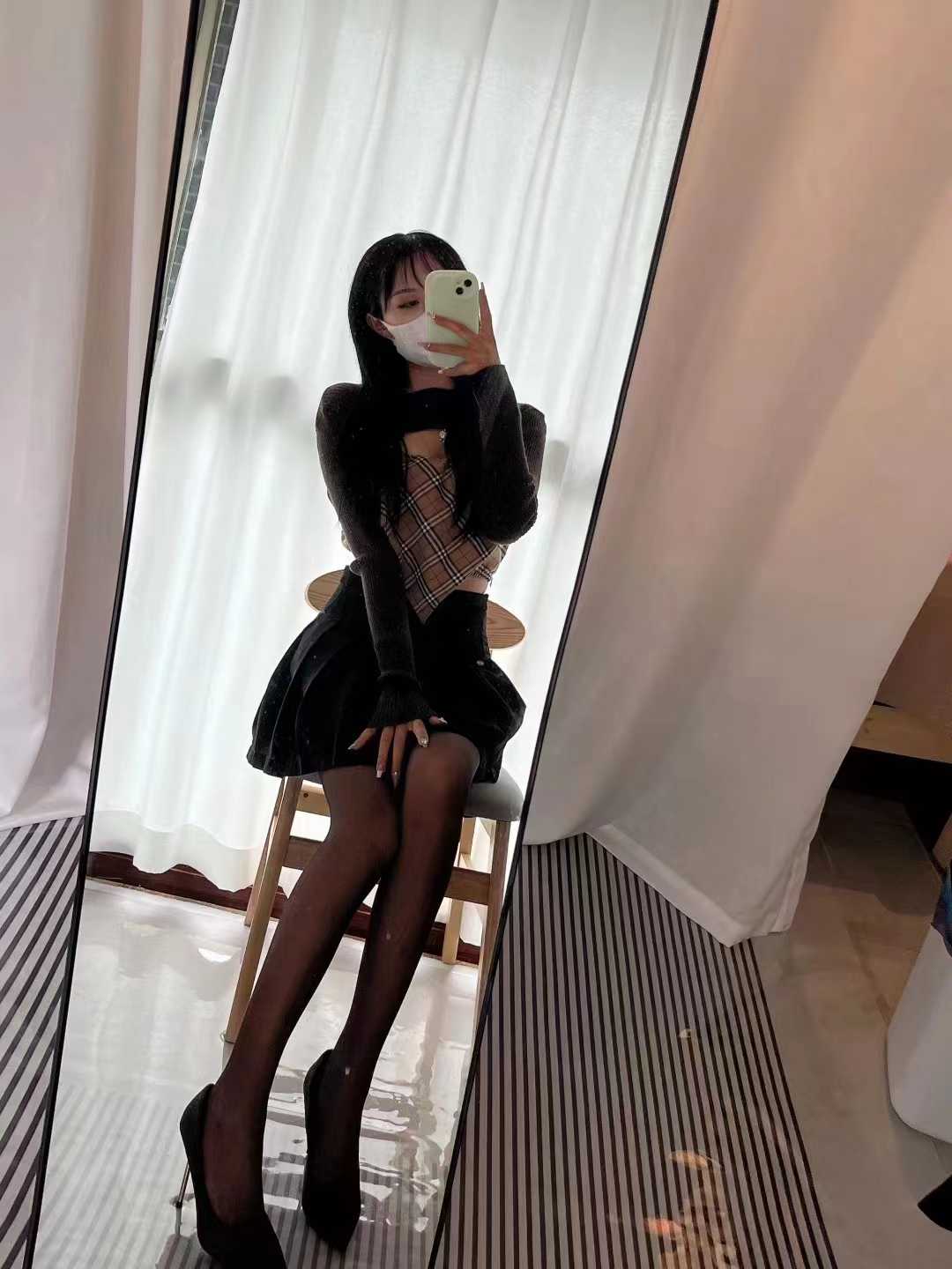 服务好的年轻漂亮小妹