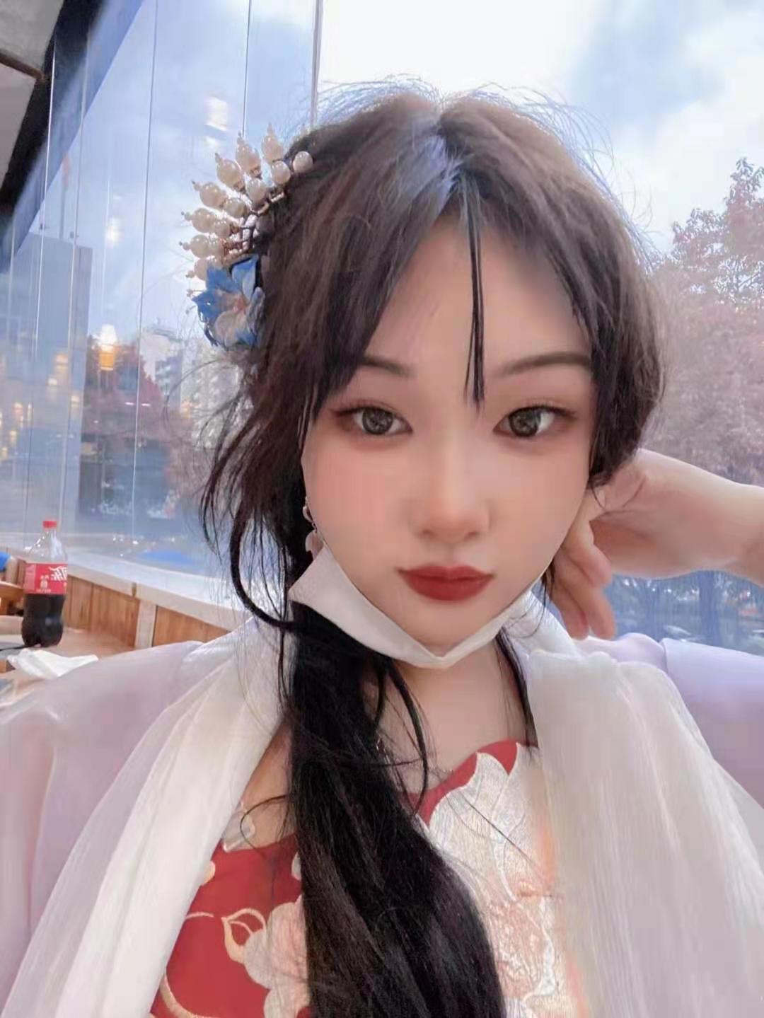 年轻漂亮，粉嫩紧致的美少女