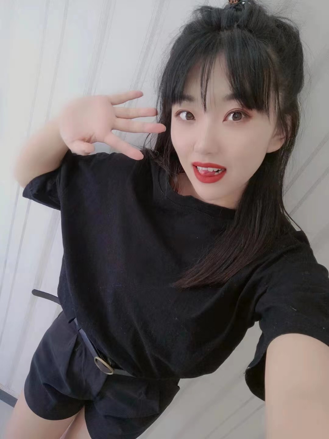 00后性感小姐姐