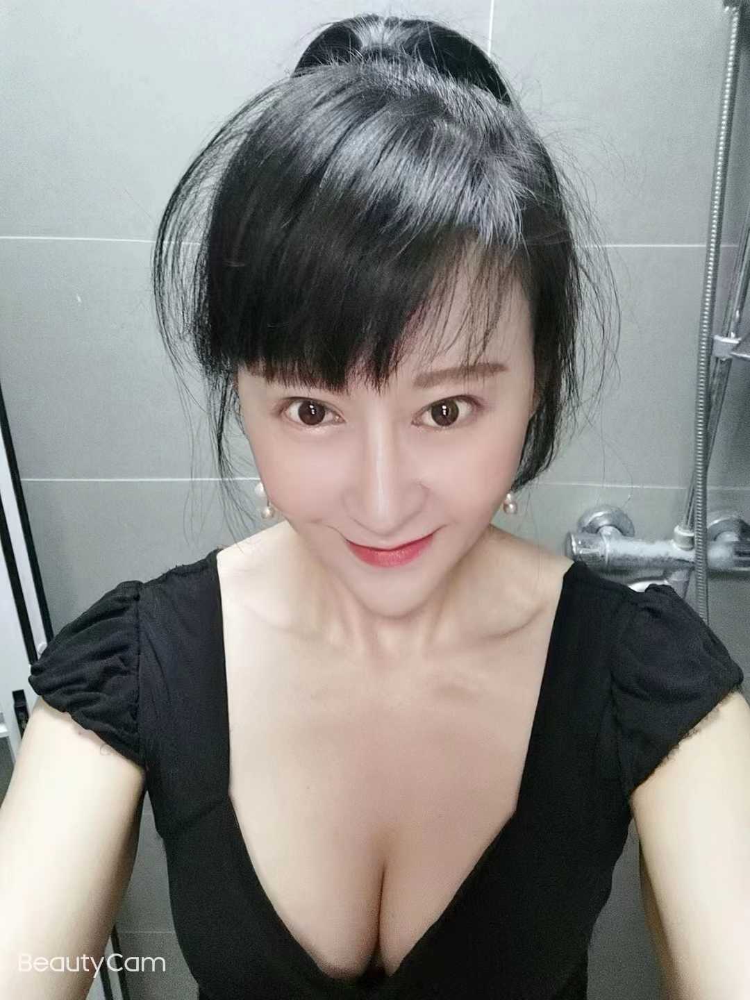 姐姐很会说，很会调情