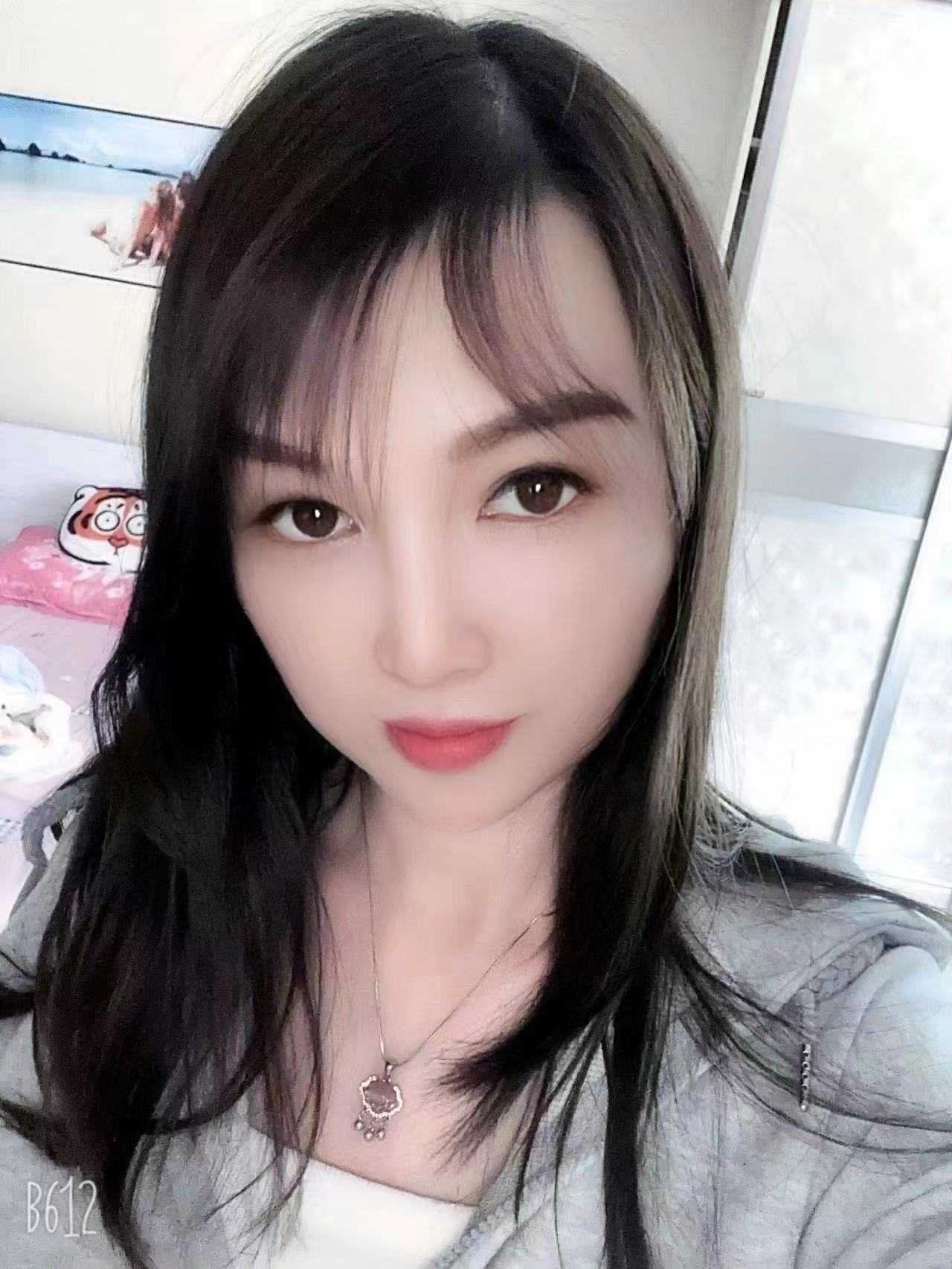 胸大妩媚，主要是sao