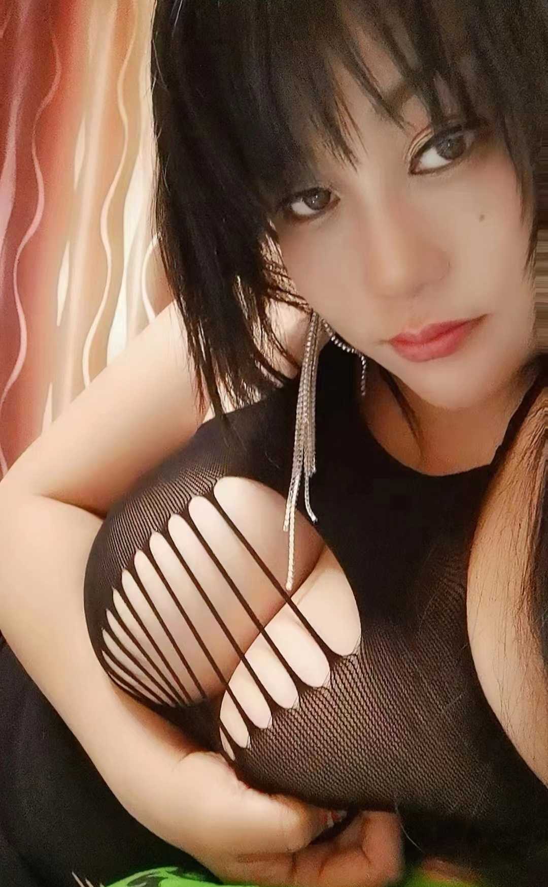 屁股大，后入冲击感牛b