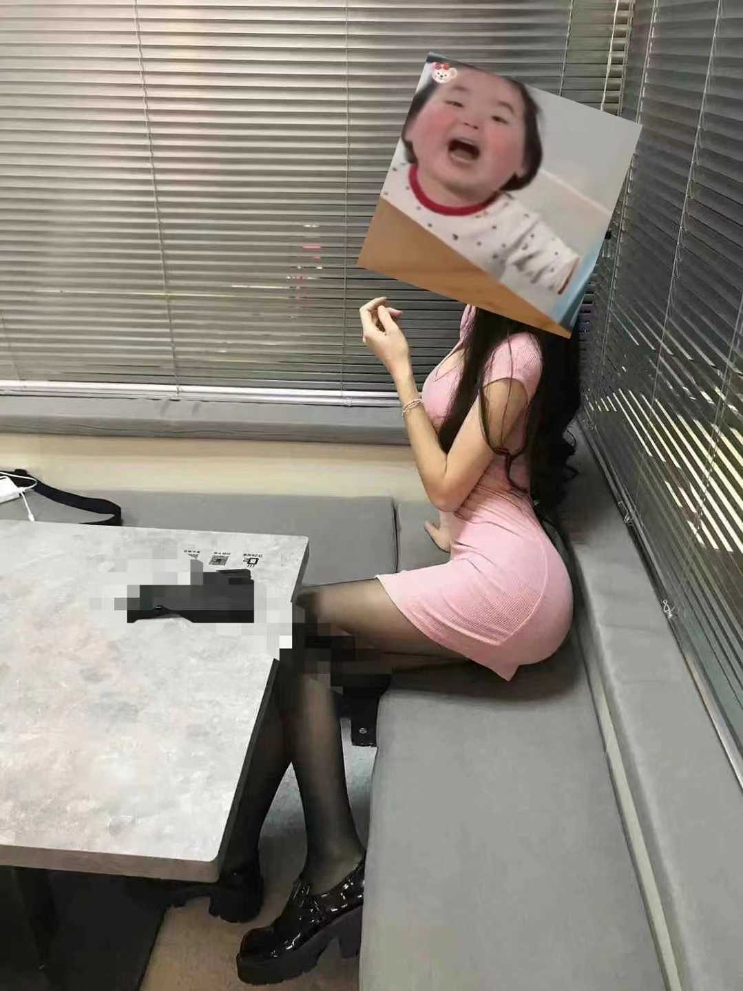 身材高挑，颜值极品的小姐姐