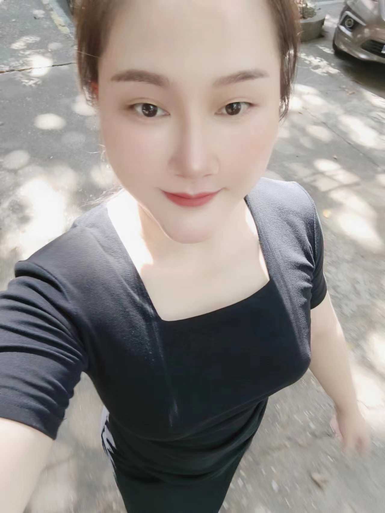 胸大屁股大，让我激动的躁躏了一番