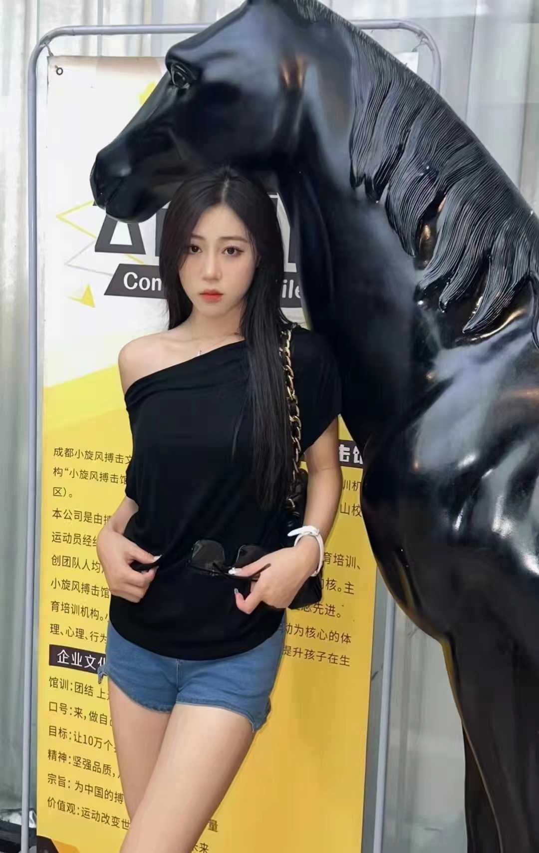 穿着丝袜后入贼爽