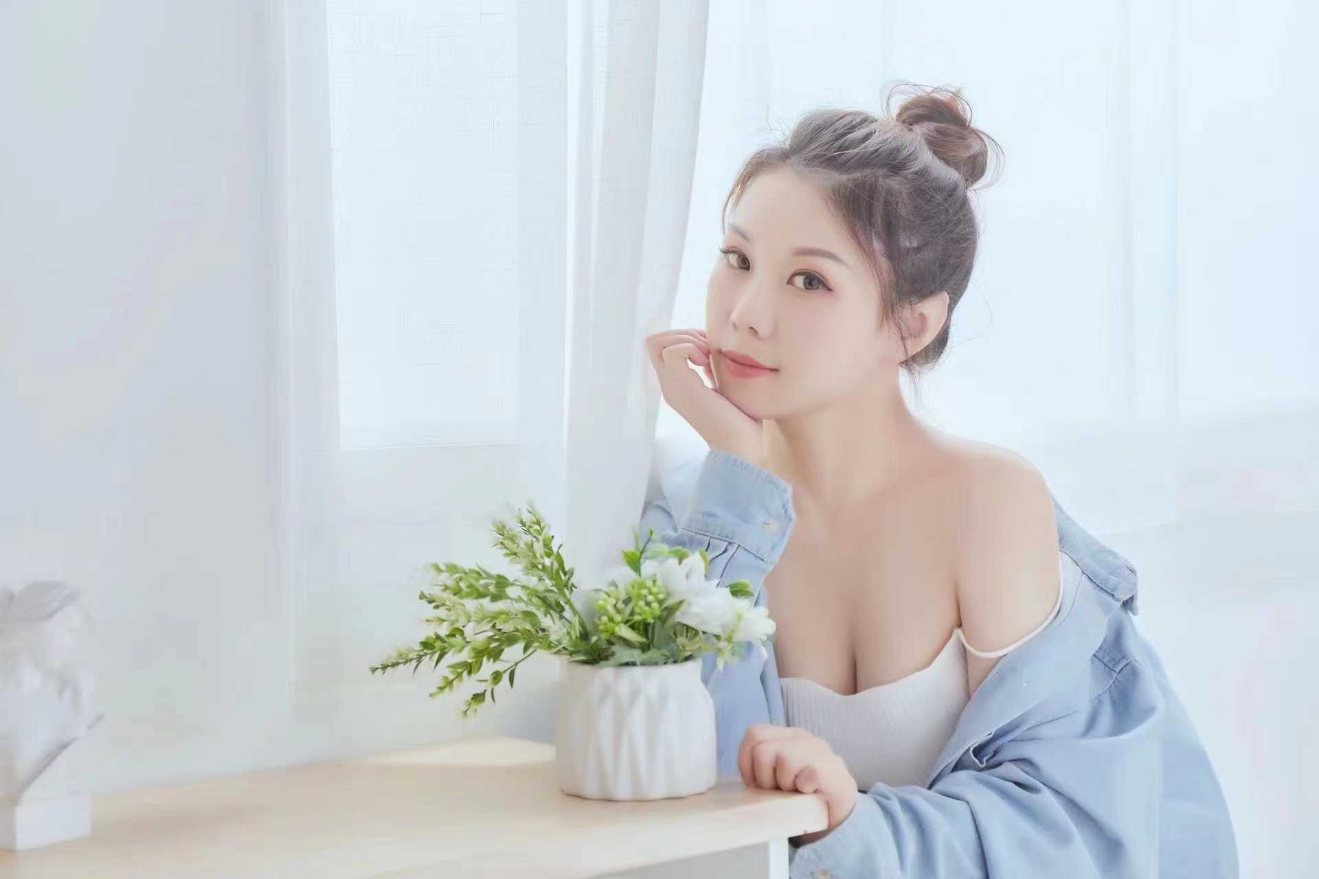 鸳鸯戏水，水中含萧、360wt口，乳交，简单按摩，漫游全身，高跟诱惑，情趣制服