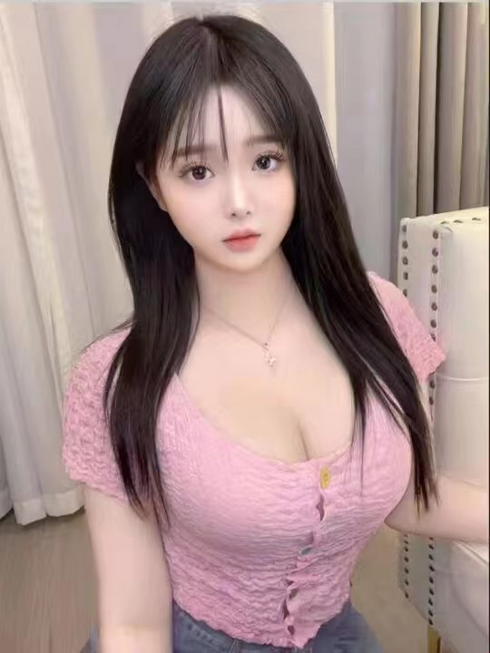 颜值不错，奶子很大