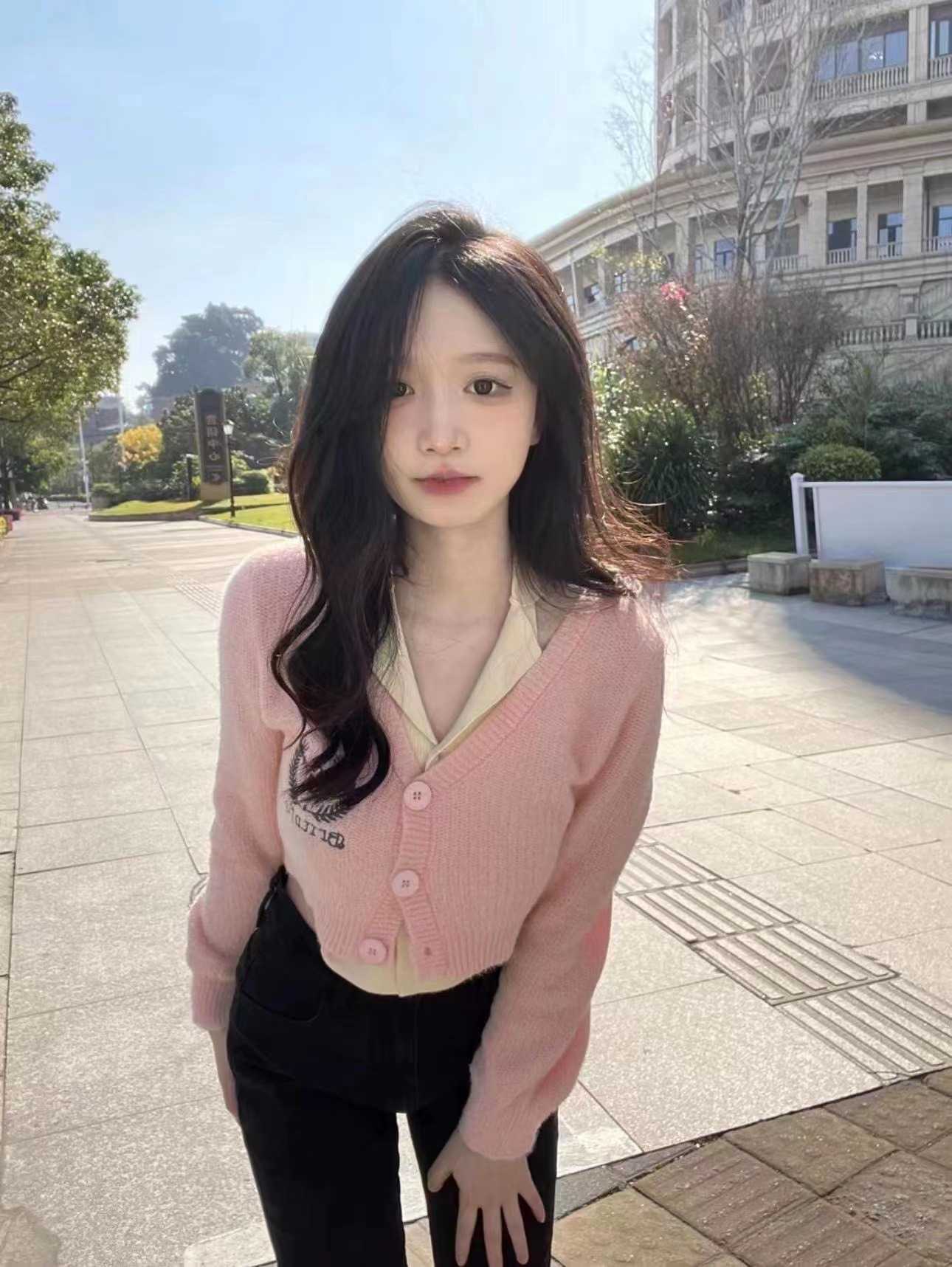 性欲挺旺盛，水多，床上超级浪