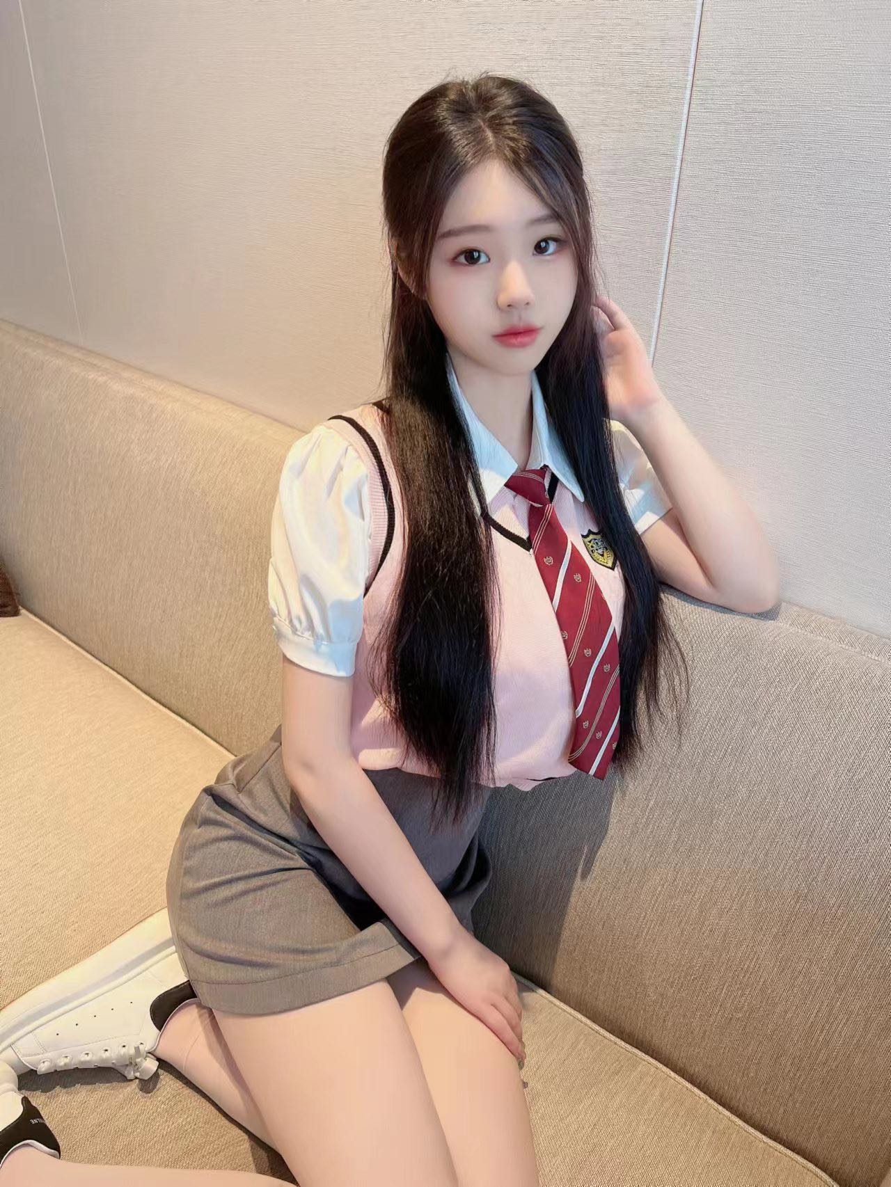 年轻可爱的小妹妹