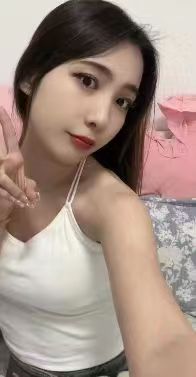 皮肤白大眼睛，非常清纯气质