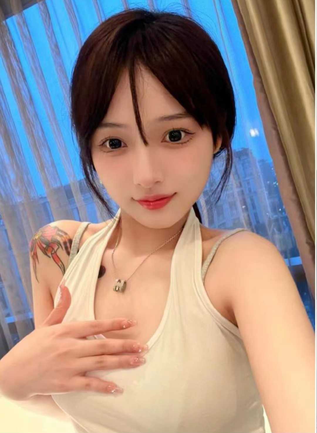 性感纹身小妹，服务好