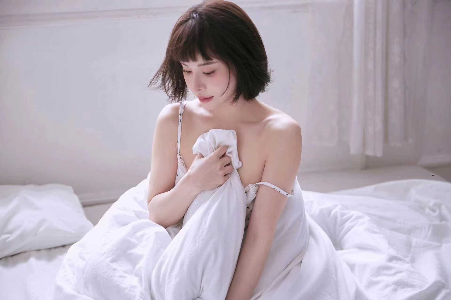 很嫩声音很好听，也不会催人