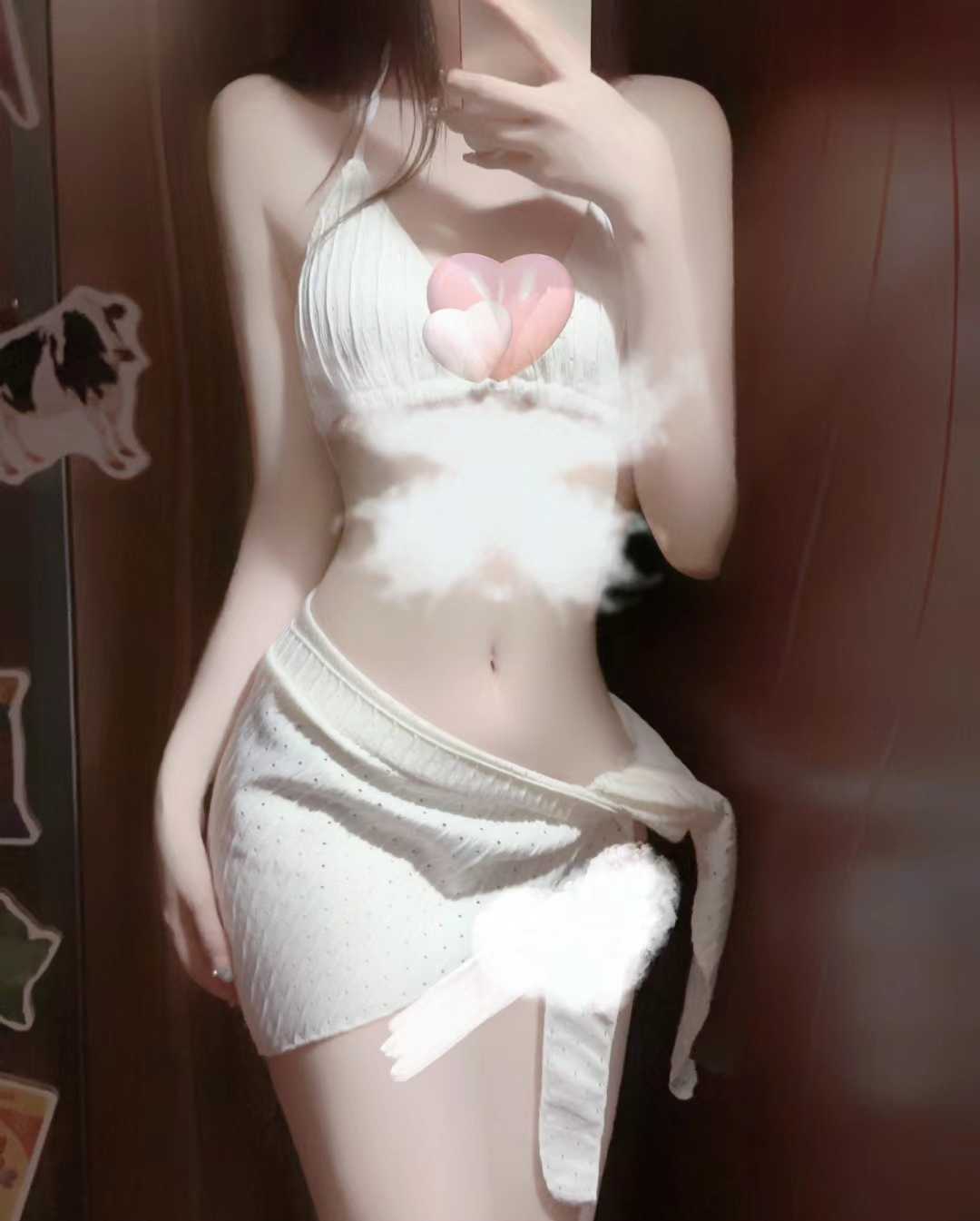 00后兼职小美女