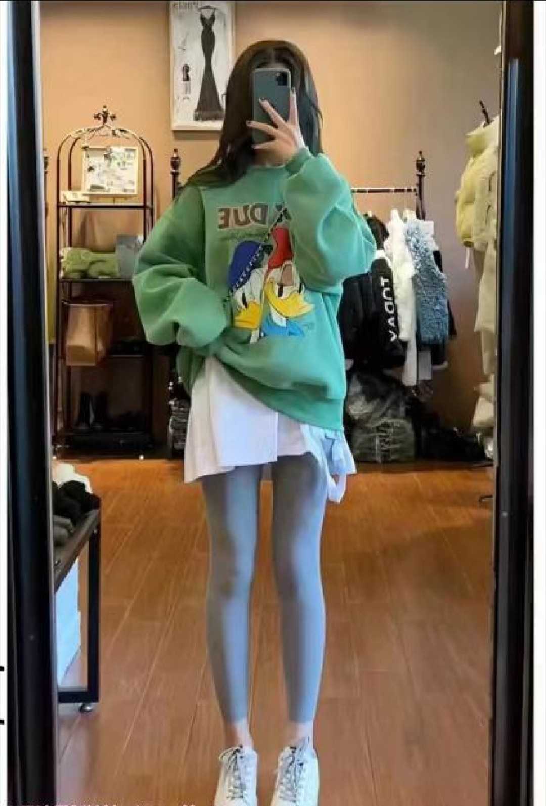 地铁站附近的珊珊