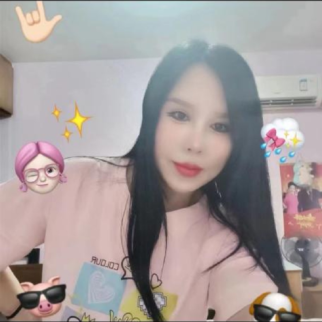 地铁站附近的珊珊