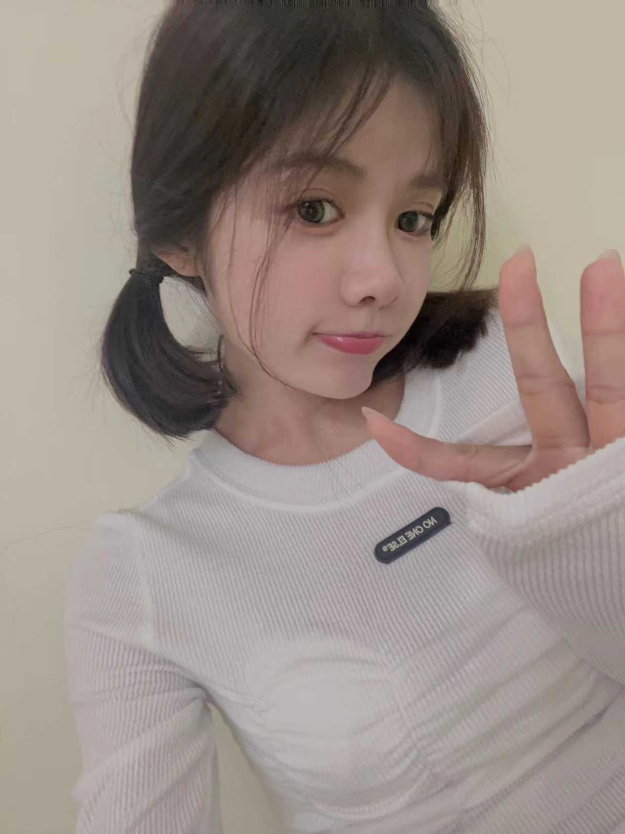 甜美可爱的小嫩妹