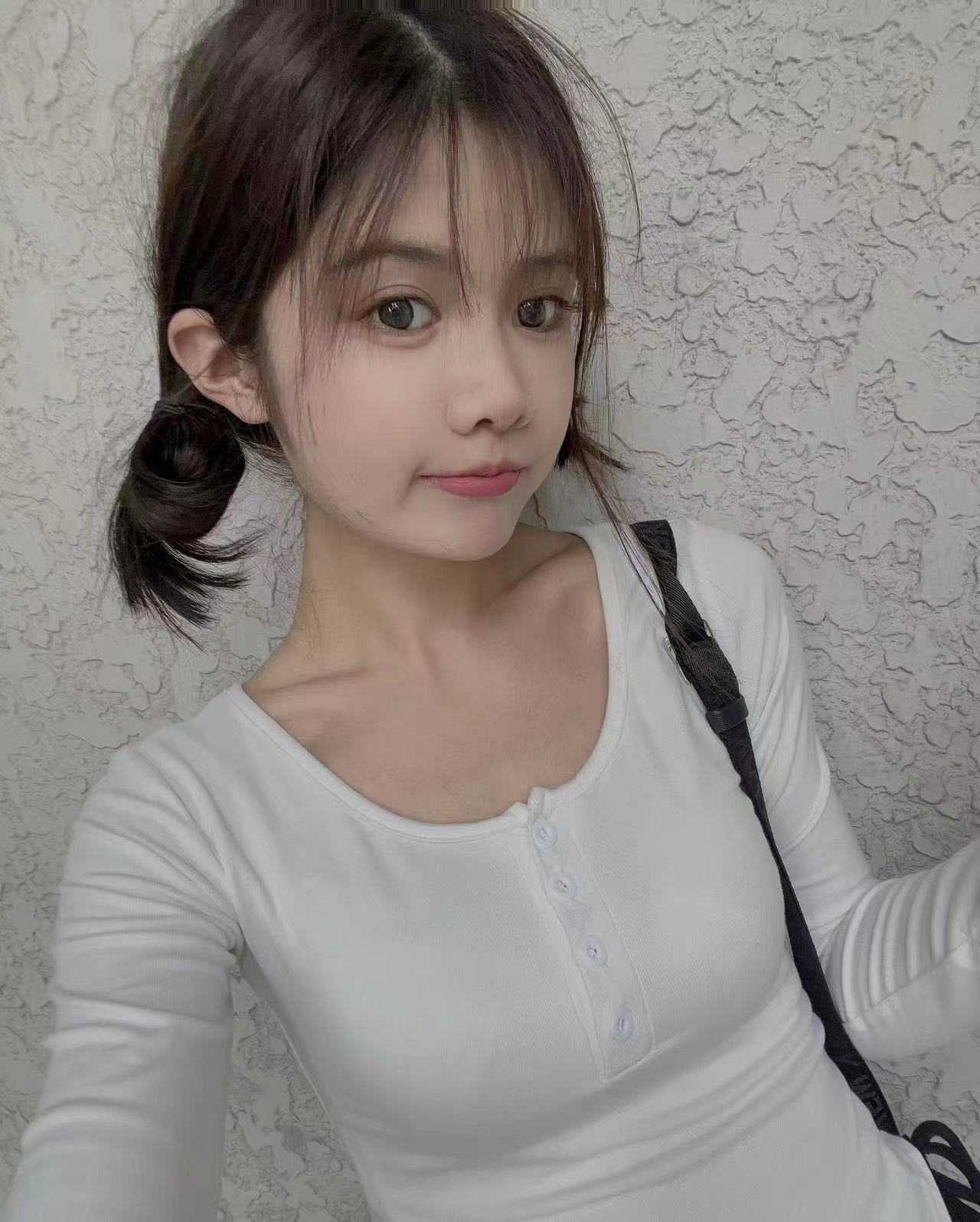 甜美可爱的小嫩妹