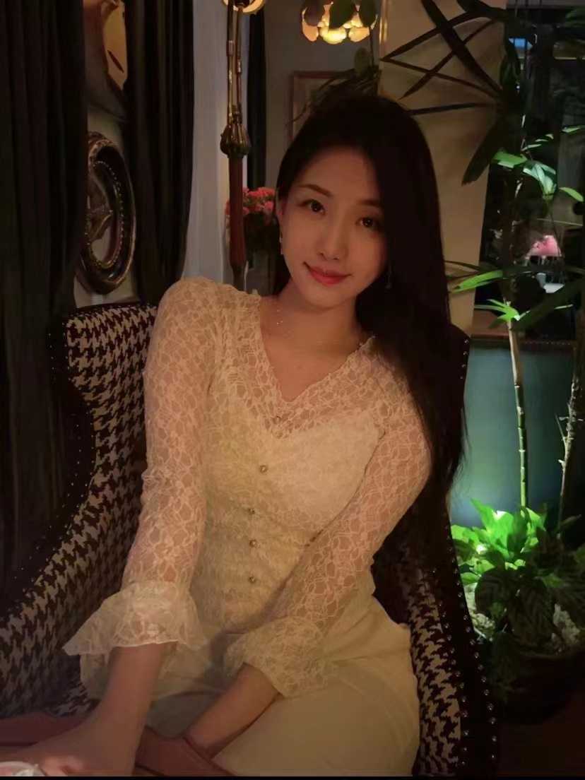 身材不错，肤白貌美