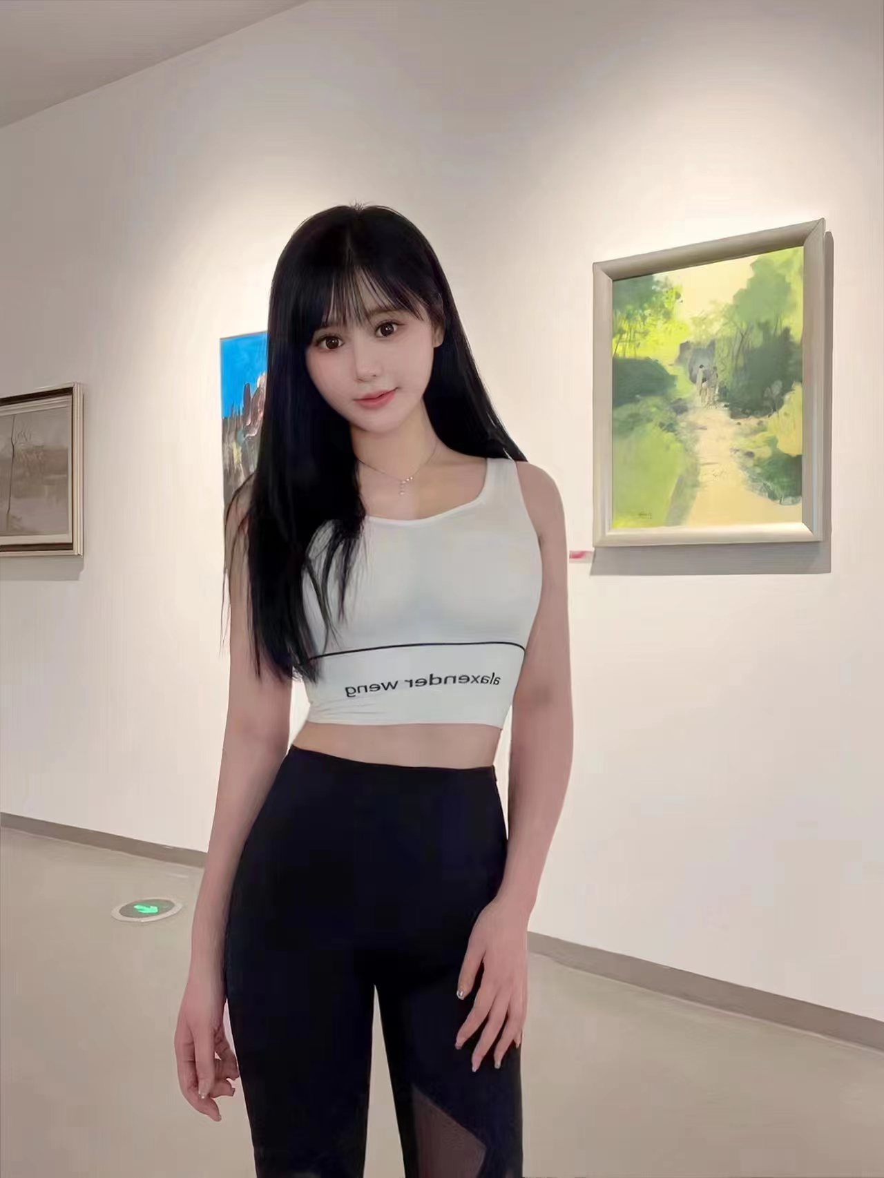 胸大贴在身上很舒服很爽