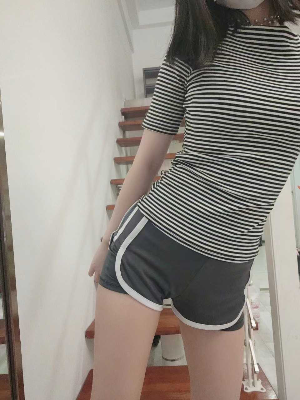 粉嫩紧致的性感妹子