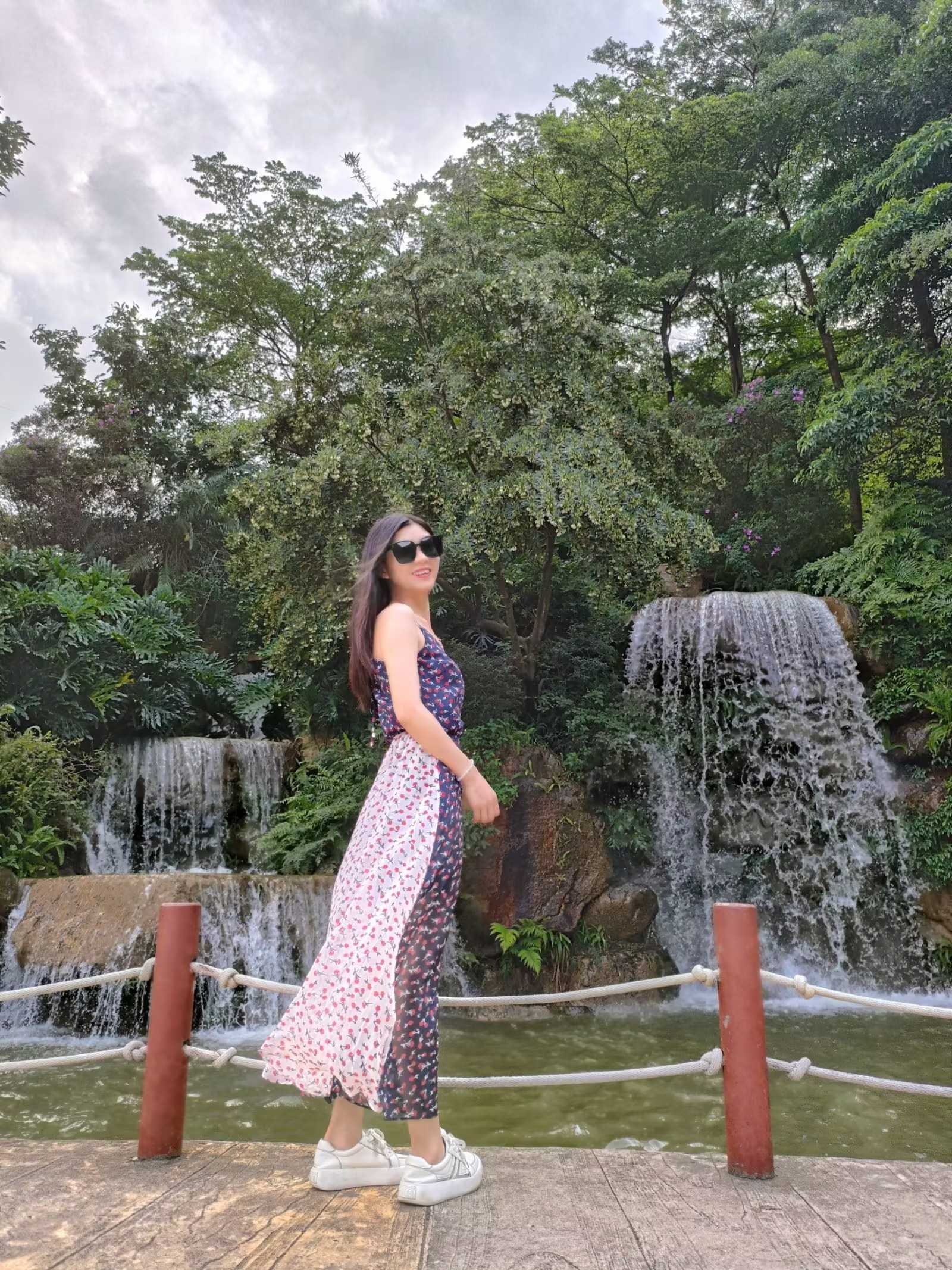 新发现的抓龙筋小姐姐