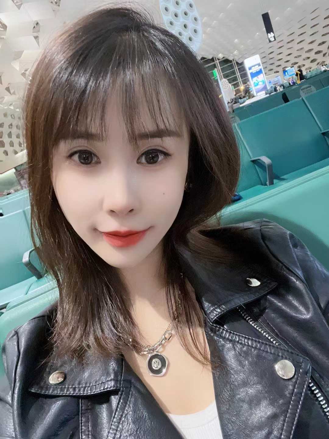 一点不机车的小姐姐