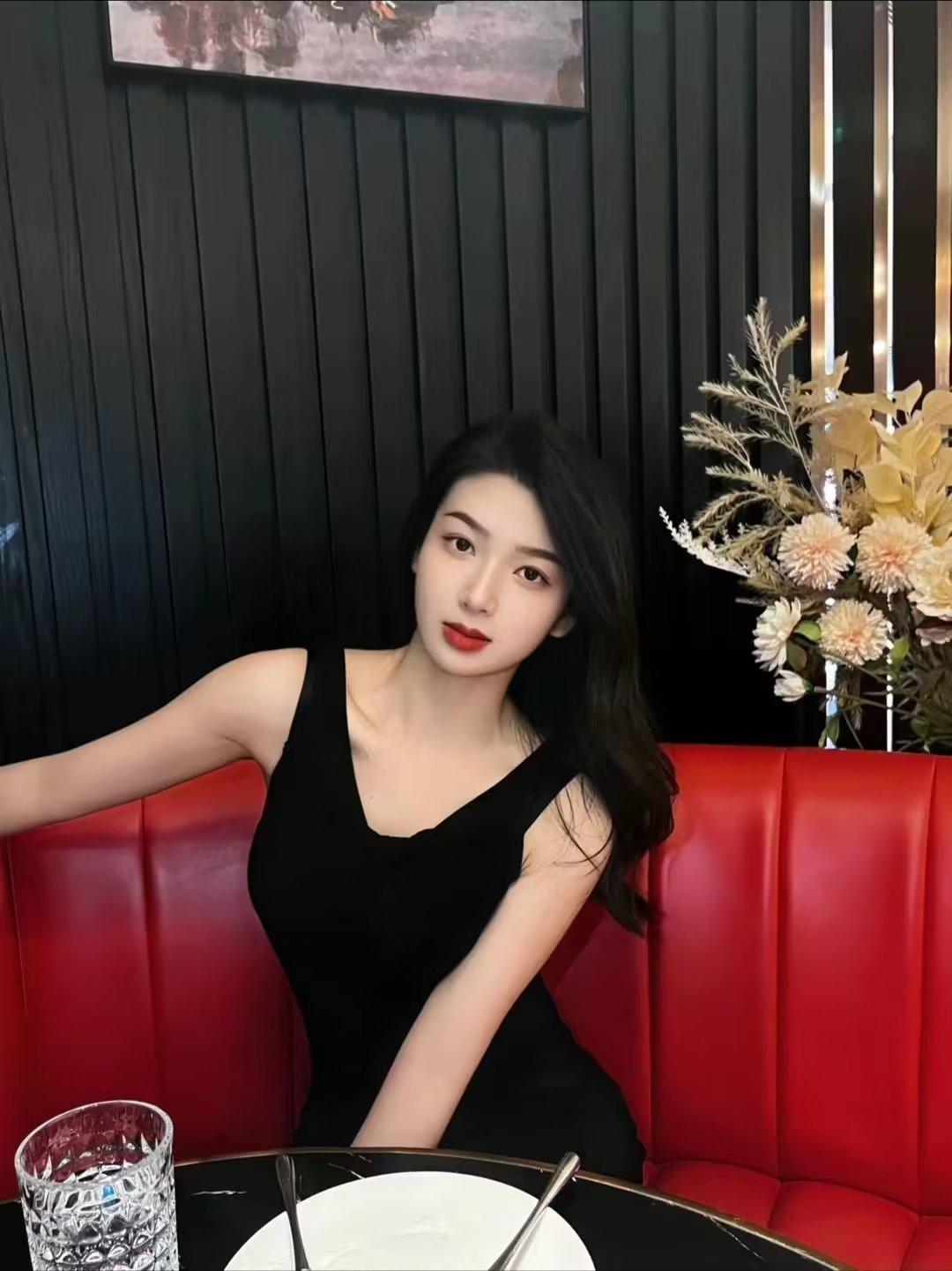 三峡广场可爱的妹妹