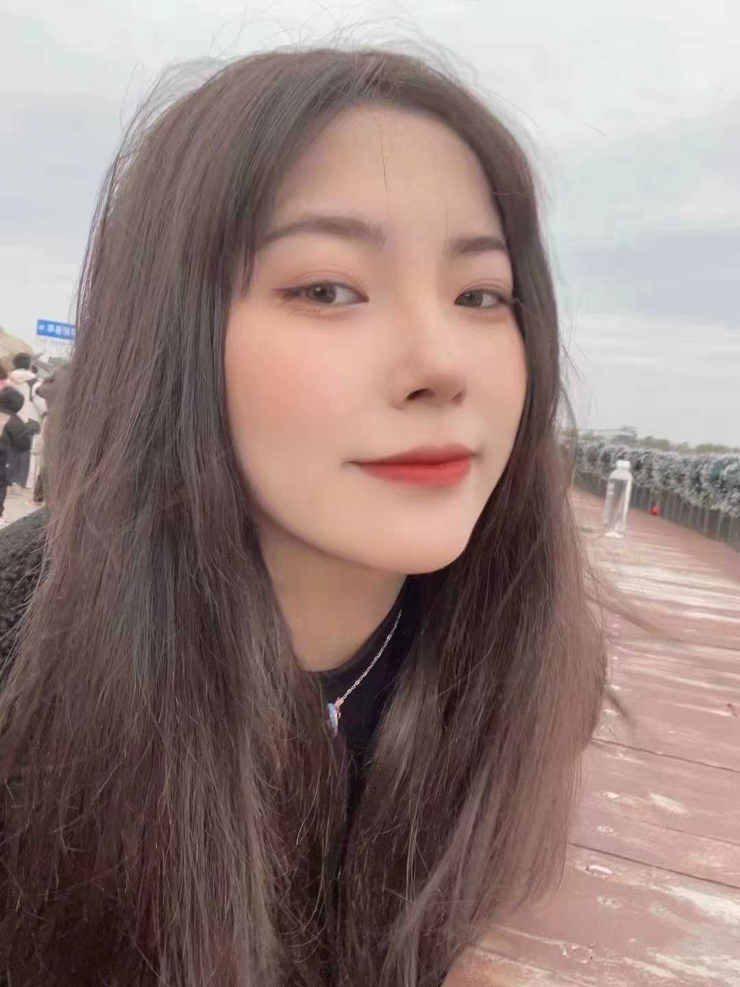 身材火辣，下面粉粉嫩嫩