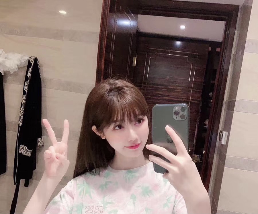 绝顶优质美女一枚