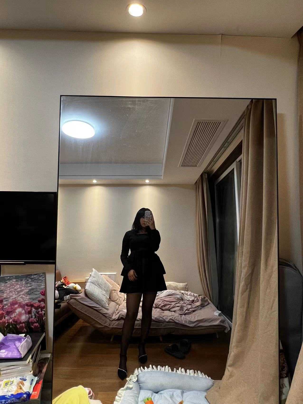 有纹身的嫩妹小姐姐