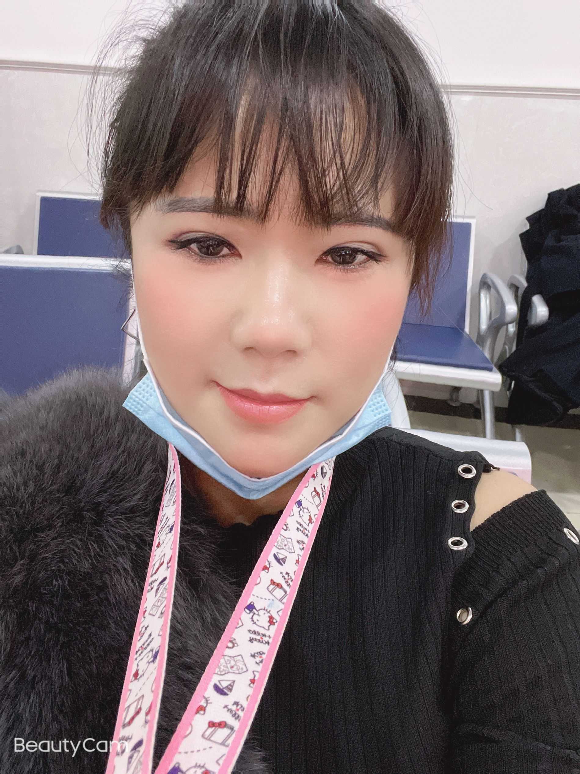 服务热情的妖娆妹子