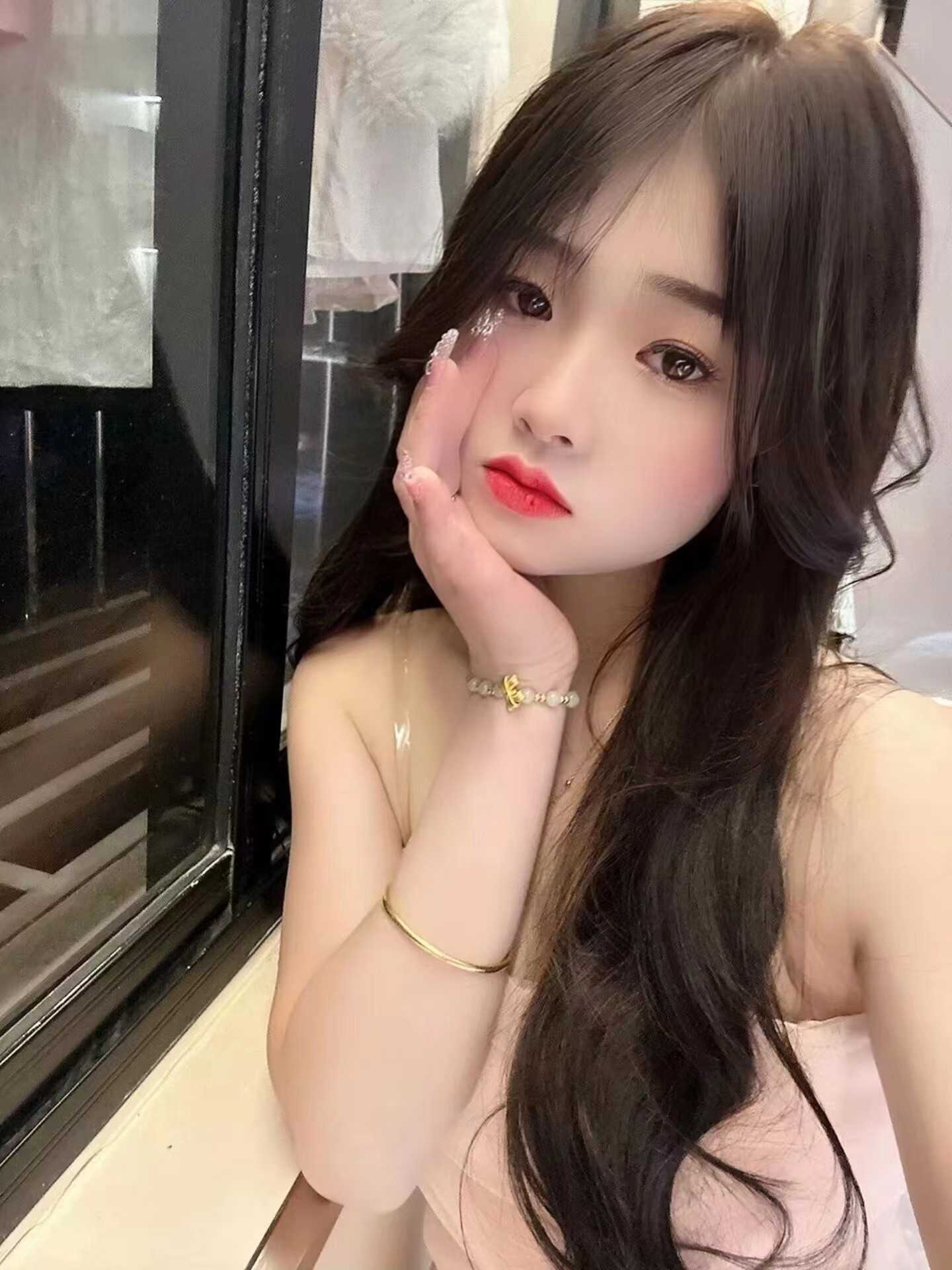 身材火辣，下面粉粉嫩嫩