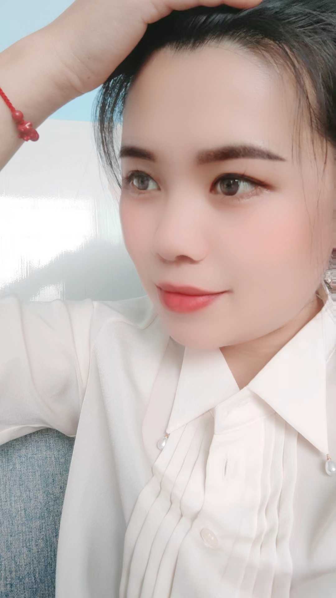 后瑞地铁站附近，服务御姐型