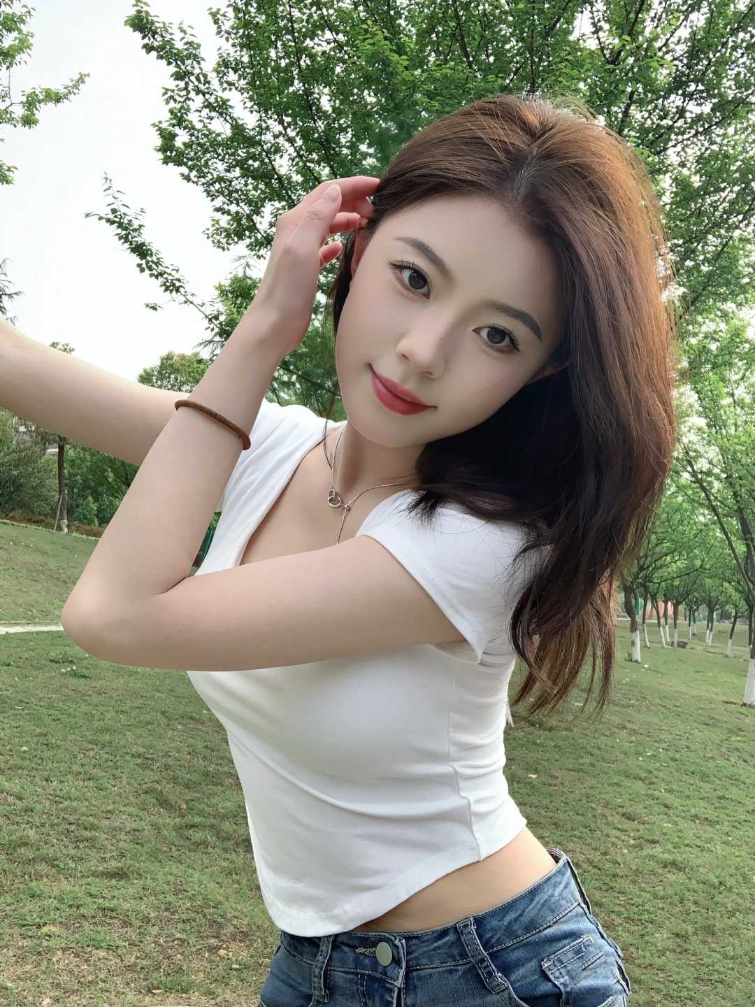 肤白貌美的颜值小姐姐