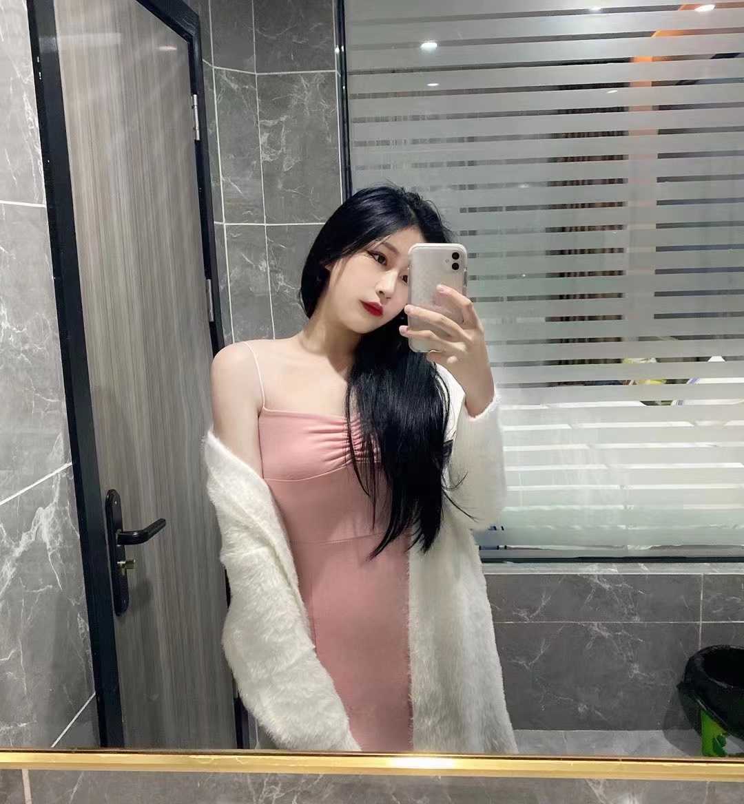 优秀服务的小姐姐