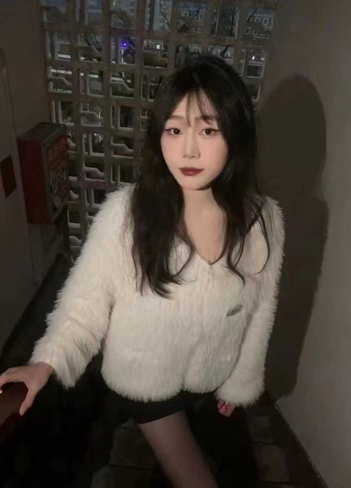 可盐可甜服务控的小姐姐