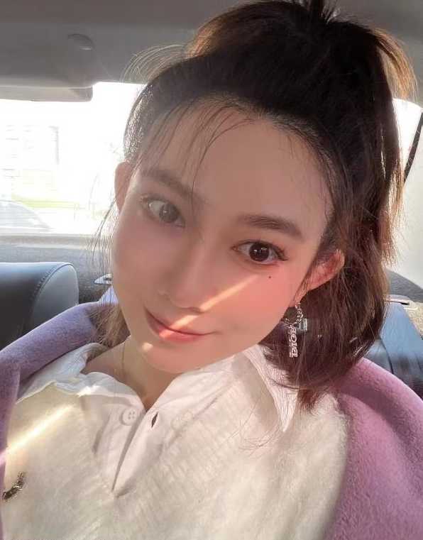 南门瑜伽兼职美女